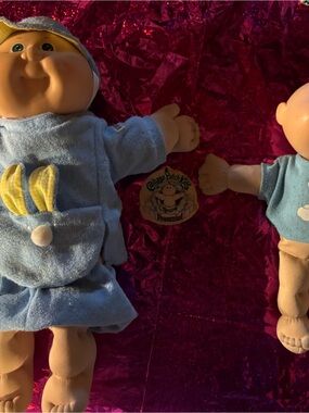 LOT OF 2 VINTAGE CABBAGE PATCH KIDS